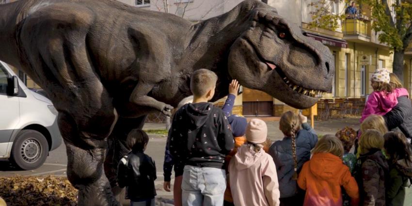 Künstler der Woche: Die Dinosaurier-Show