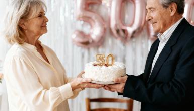 Goldene Hochzeit feiern: Kreative Ideen für den großen Tag Goldene Hochzeit feiern: Kreative Ideen für den großen Tag