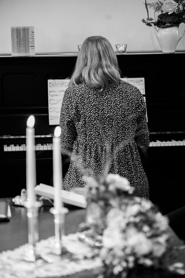 Christine Danwerth am Klavier