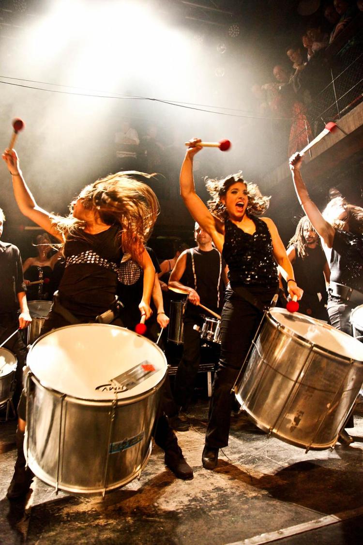 Quinta Feira Perkussionshow mieten