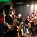 vier junde Damen am Saxophon: Famdüsax