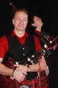 Das Dudelsack-Duo Highland Sound spielt schottische Musik