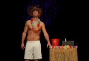 Der Zauberer Ben David bei seiner Hawaii-Show
