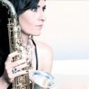 keeshea: Saxophon und Gesang