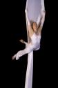 Airdance - Leonie schwebend in weiß