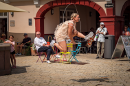 Stadtfest Springseil Show Mira Waterkotte Springseil-Artistik