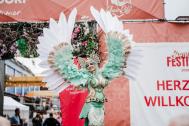 Stelzenläuferin buchen für Veranstaltung, Stadtfest, Gästeempfang Stelzenläufer & Art Walk Act - Xperiance