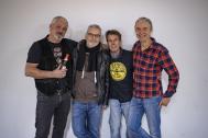 Als 4er Band mit Gitarrist Tamer Demirel Dr. Vielgut