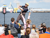 Kinder Zaubershow Foto: Lena Wehland Magier Johannes