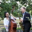 Auftritt bei einer Firmenfeier in Duo Besetzung mit Kontrabass und Saxophon. Weichsel Sharks