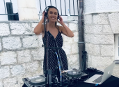DJane/DJ mit E-Violine