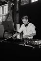 Hochzeits-DJ Chris Rotter live am Mixer für die perfekte Party. Foto: contiphotography_ DJ Chris Rotter