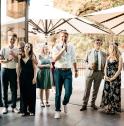 Hochzeitsgäste und Moderation bei der Feier von Carina & Andre. Foto: @lisasmoments_ DJ Chris Rotter