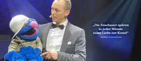 Moderner Bauchredner – Adrian de Greef
