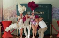 Glamouröse Fotomomente: Unsere Showgirls an Ihrer Fotowand! Leony la Roc - Sektempfänge