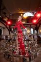 Moulin Rouge Vibes: Ein Hauch von Pariser Glamour für Ihren Empfang. Leony la Roc - Sektempfänge
