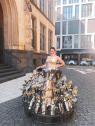 Unser Kunden-Favorit: Der luxuriöse Sektempfang im goldenen Couture-Kleid. Leony la Roc - Sektempfänge