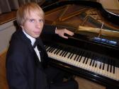 Pianist Sebastian