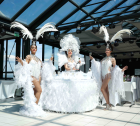 DREAMOTIONZ - Walking Tables - Servierkleid Shows