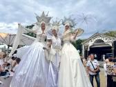 Die Drei Mademoiselles beim Picknick in Weiß in Boltenhagen Lisa Rauch