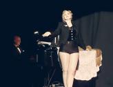 Chanson, Musical, Klavier Cabaret. Mig Charme, Stil und schwarzem Humor Tiffany Gauger
