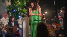 Im Sextett mit Gesang, Gitarre, Piano, Bandoneon, Kontrabass und Drums ChiBossa – Bossa Nova