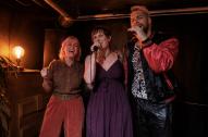 Gemeinsam statt zuschauen: Duette und Gruppensongs machen Karaoke zum Erlebnis für alle Gäste. Christoph Czarnetzke