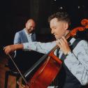 Duo Phil Plays Cello