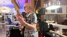 Egbert Götzinger an der Gitarre Strelle