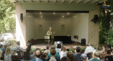Bühnenshows für Familien Corina Ramona Ratzel- Entertainerin mit Herz & Humor