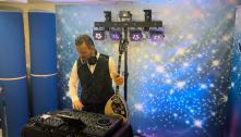 Konstantin Griechischer DJ mit Bouzouki Konstantin Griechischer DJ mit Bouzouki