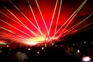 Musik-synchrone Lasershow im Außenbereich zum Stadtfest Bad Zwischenahn SPiCE Lasershow