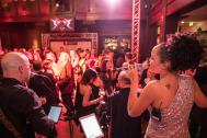 ELEEZA – Partyband live auf der Bühne ELEEZA – Live-Musik & DJ für Events