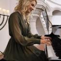 Christina Meißner Gesang& Piano Christina Meißner Gesang& Piano