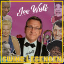 Joe Wulf swings