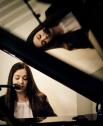 Michelle Cojocaru -  Gesang, Gitarre, kleine Harfe &amp; Klavier 