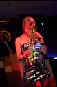 Spiegelkleid und LED-Sax Anne La Sastra - Saxophonistin Hamburg