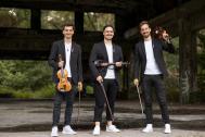 Violin Guys moderne Musik auf 3 Geigen