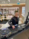 DJ mit Violine