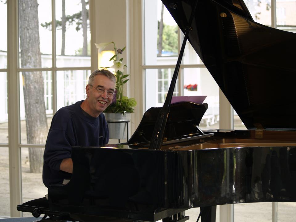 B LOUNGE PIANIST / Sängerin eventpeppers