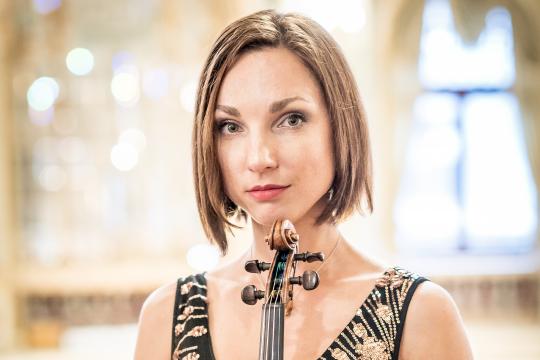 Marta Violinist