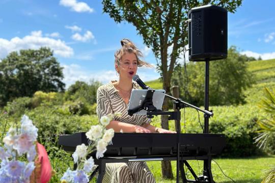 Sophie Becker | Sängerin mit Piano