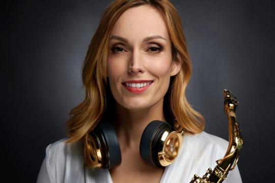 Saxofonistin & DJane Kathi Monta Saxofonistin & DJane Kathi Monta