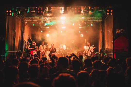 Club Live - Clubmusik live performt!