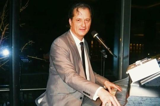 Joa Linford = Pianist, Sänger & DJ
