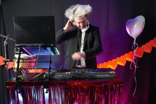 DJ Thunder Hair