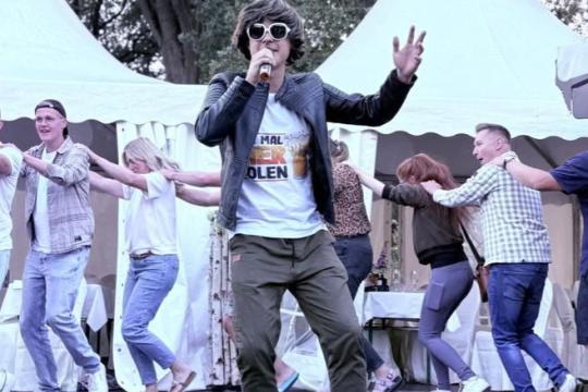 Double Show im Stil von Mickie Krause