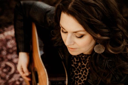 Nele Anders - Musik aus Power & Gefühl Nele Anders - Musik aus Power & Gefühl