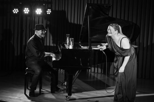 Hochzeitssängerin und Pianist Hochzeitssängerin und Pianist