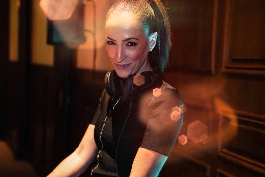 DJane & Sängerin Adriana Moods